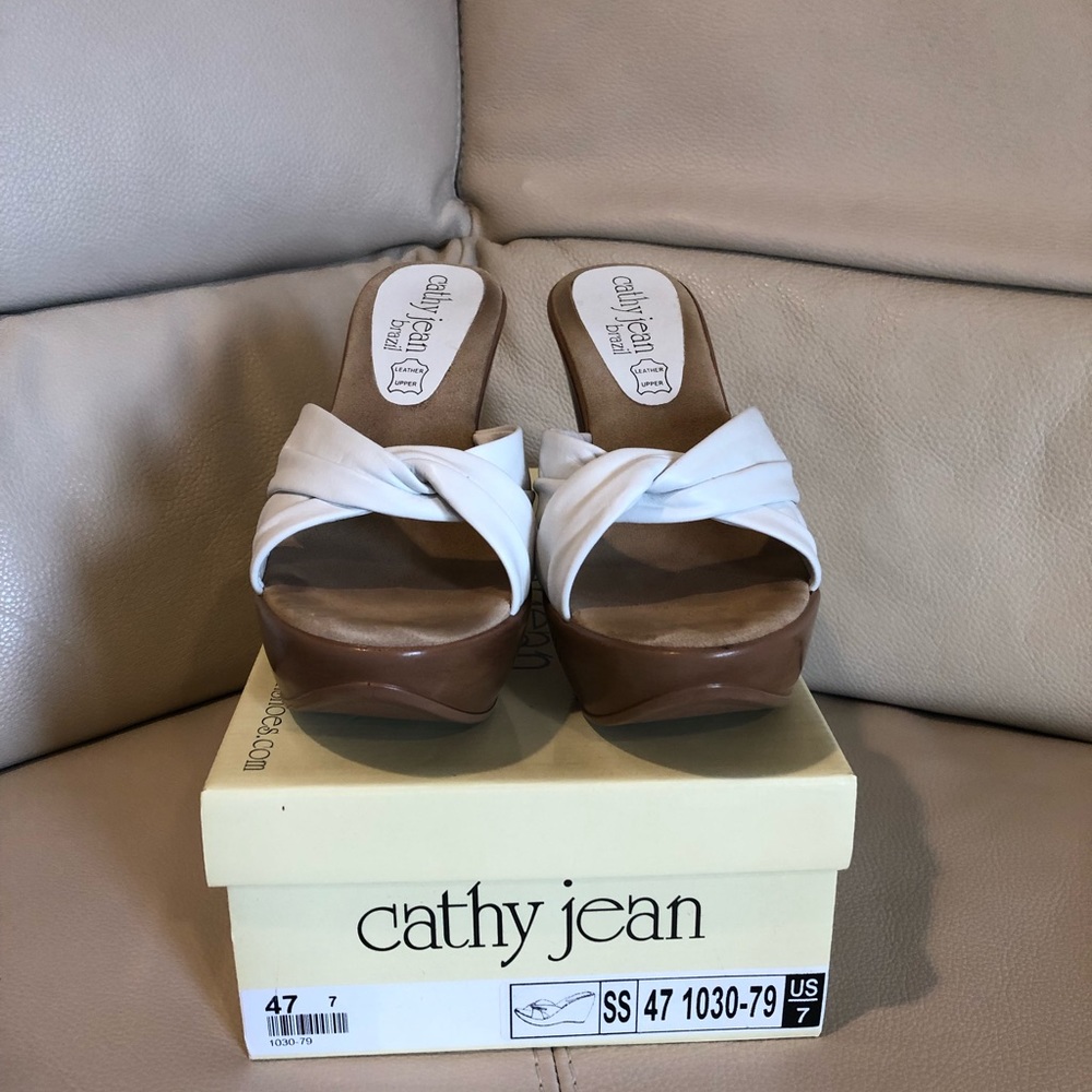 CATHY JEAN wedge sandals.